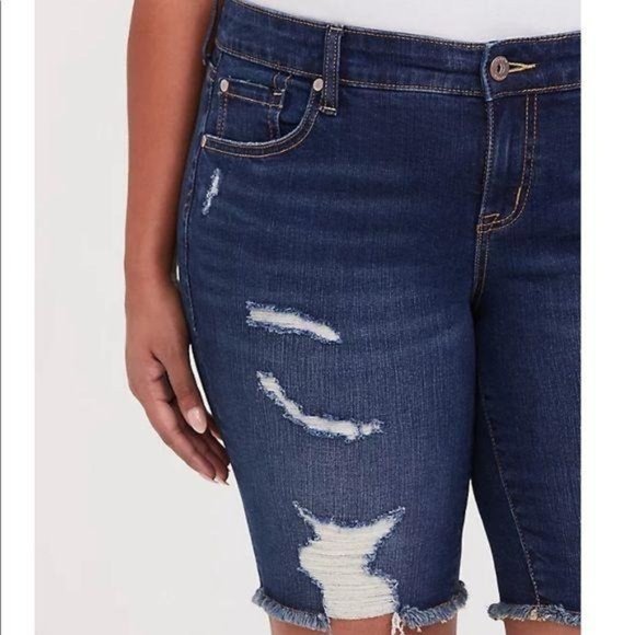 Torrid BOYFRIEND BERMUDA SHORT - Picture 5 of 6